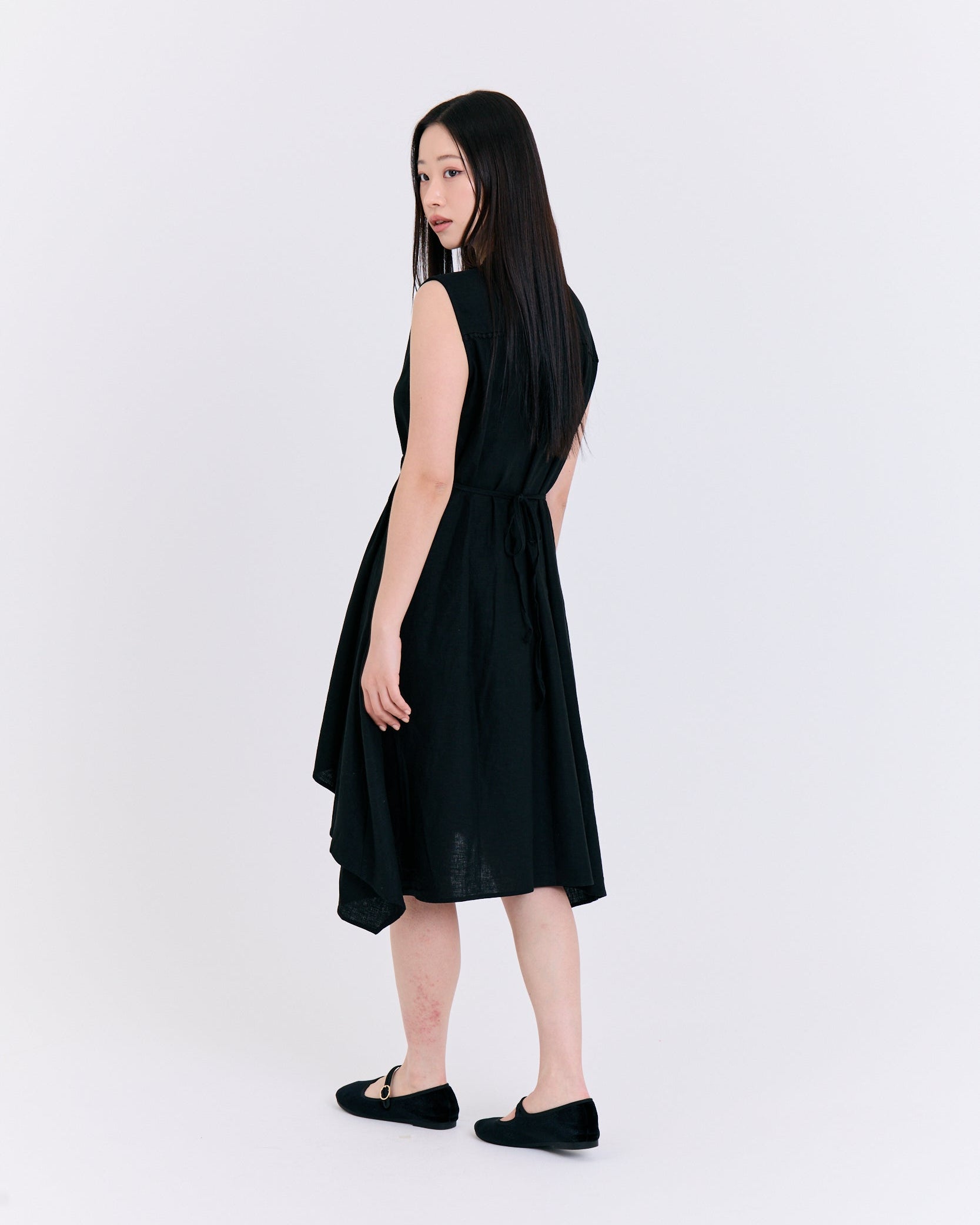 Midnight Asymmetric Hem Sleeveless Dress (Black)