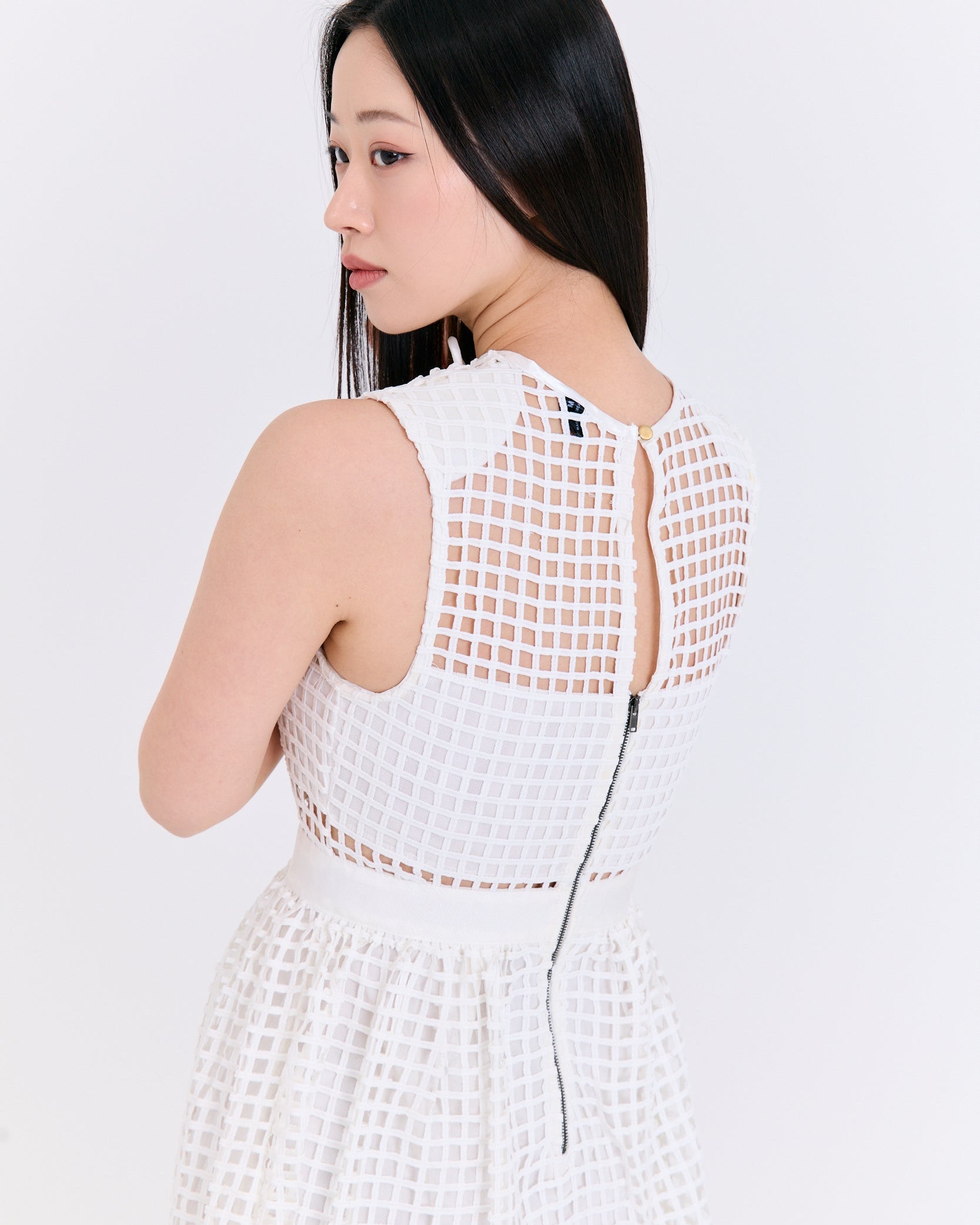 Pure Grid Eyelet Sleeveless Dress (White)