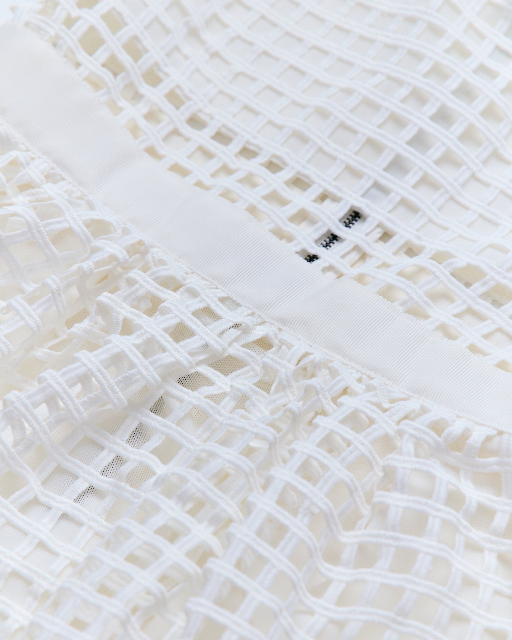 Pure Grid Eyelet Sleeveless Dress (White)
