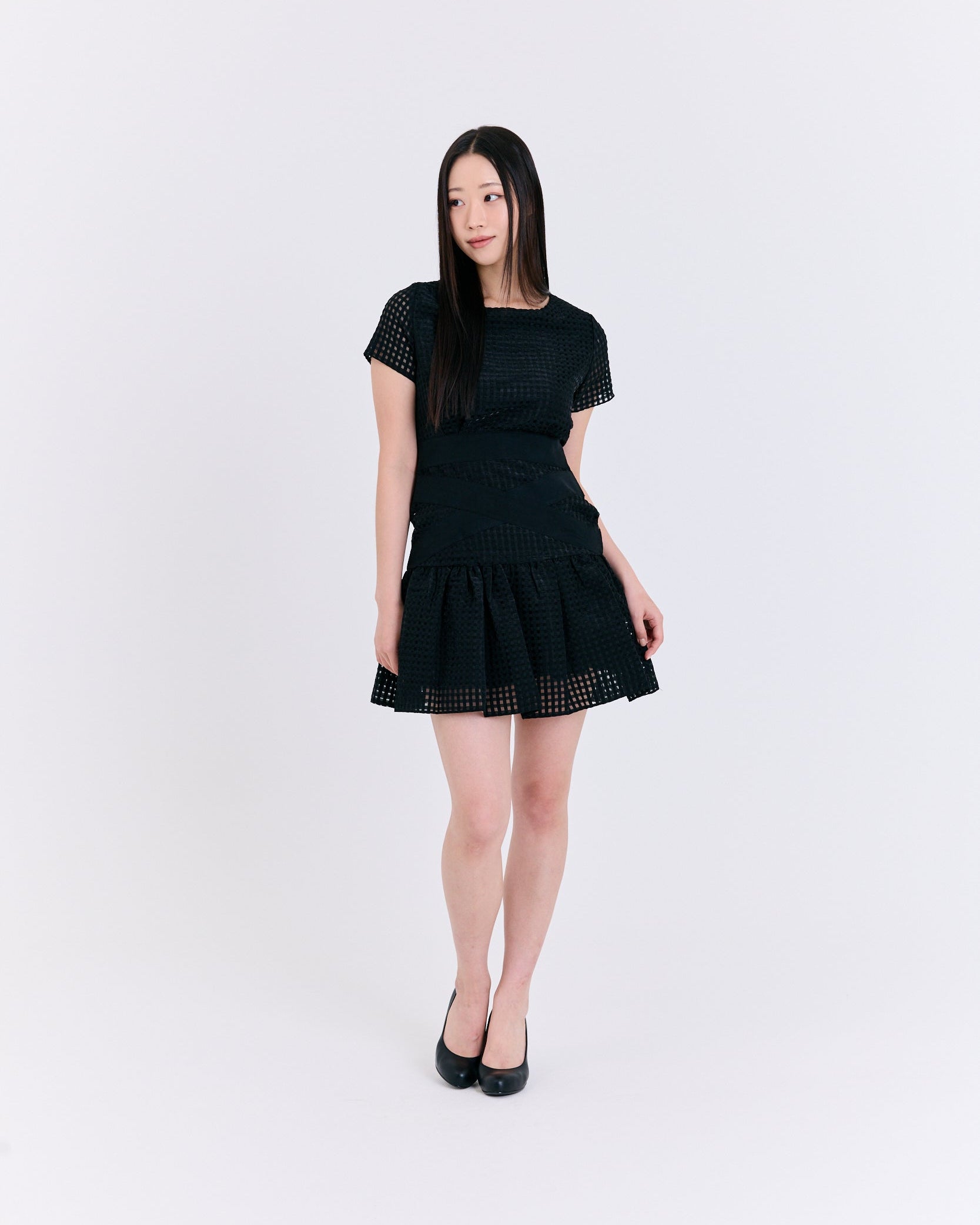 Black Mesh Texture Tiered Mini Dress (Black)