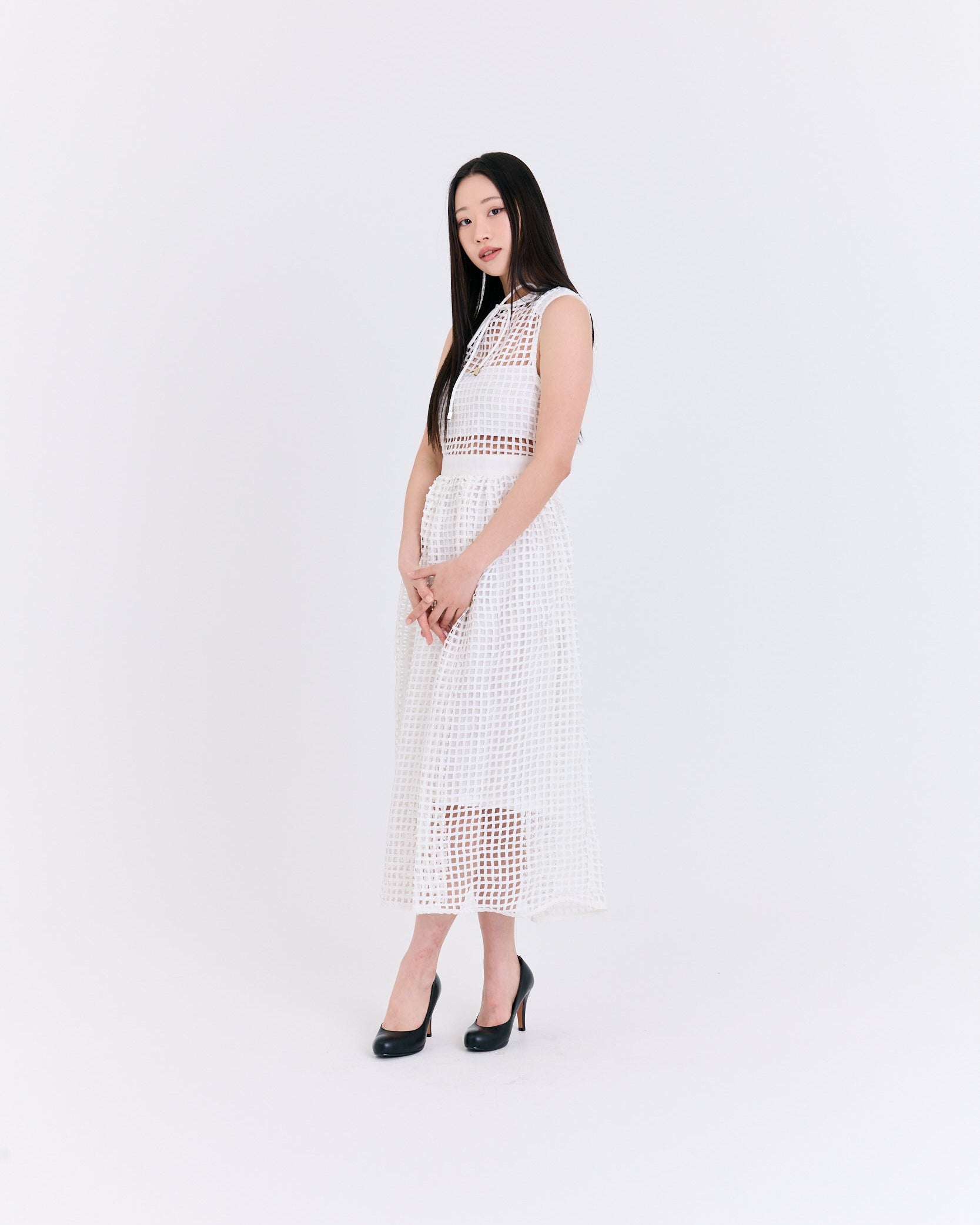 Pure Grid Eyelet Sleeveless Dress (White)