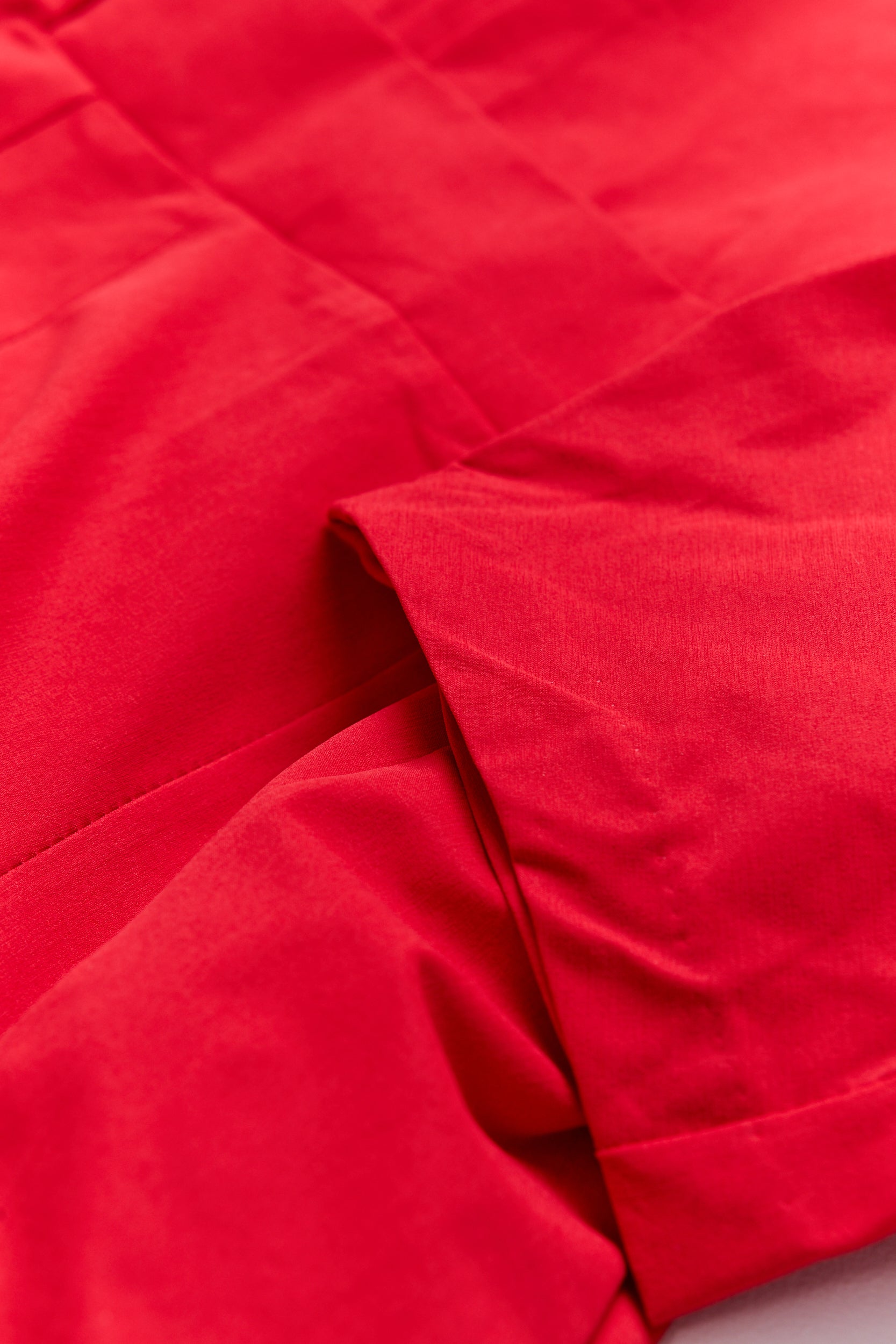 Radiant Red Structured Lantern-Sleeve Dress (Red)