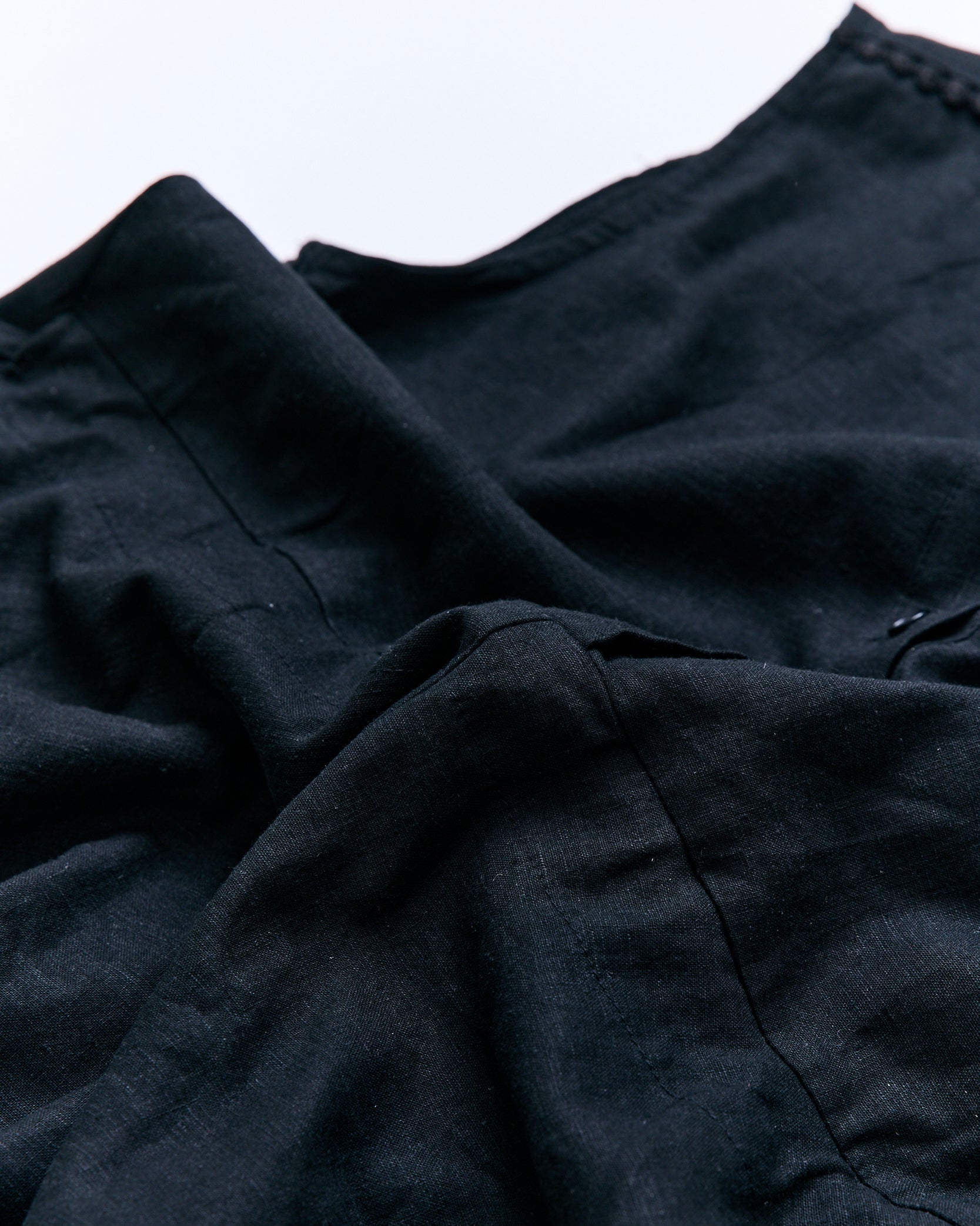 A black sleeveless dress