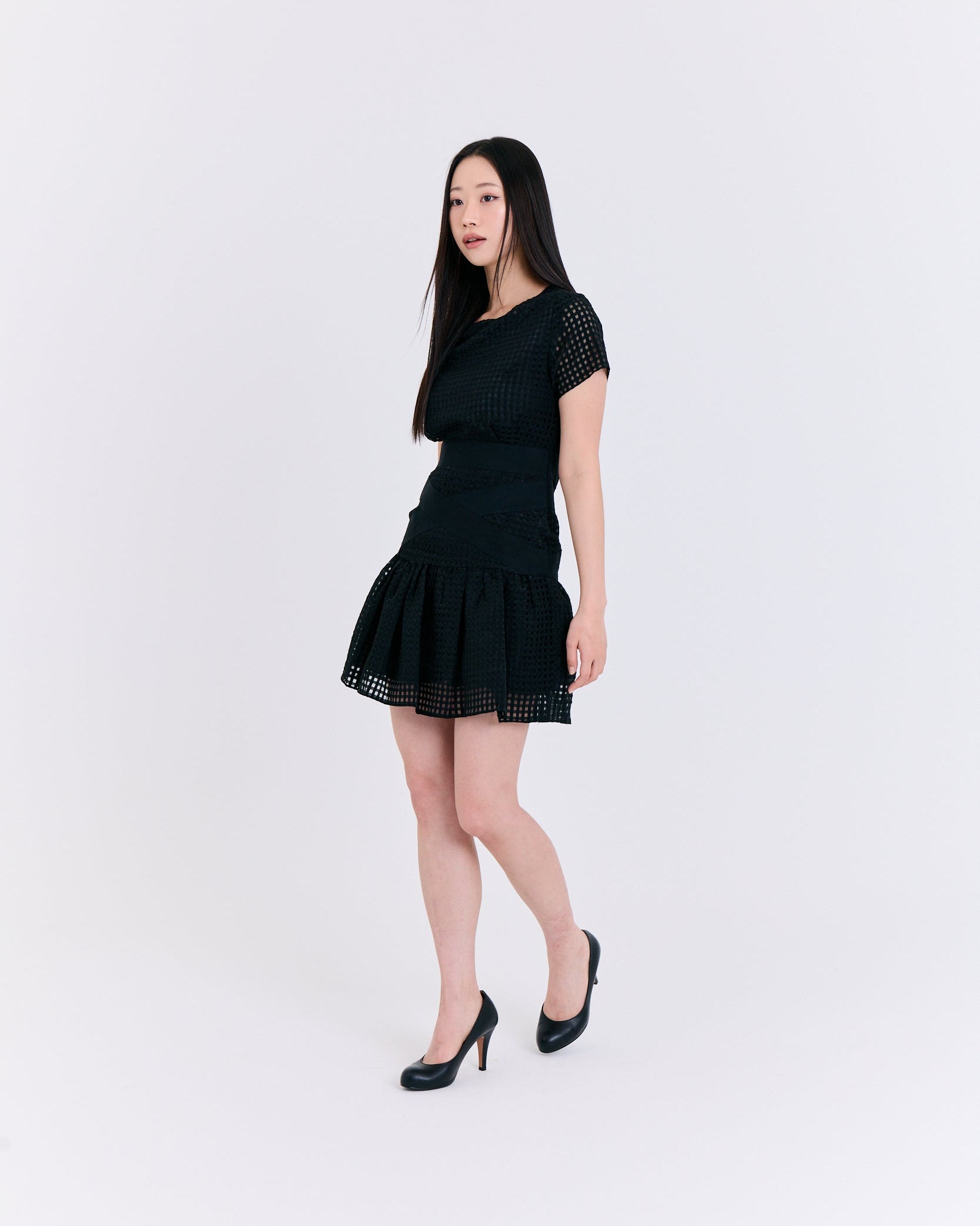 Black Mesh Texture Tiered Mini Dress (Black)