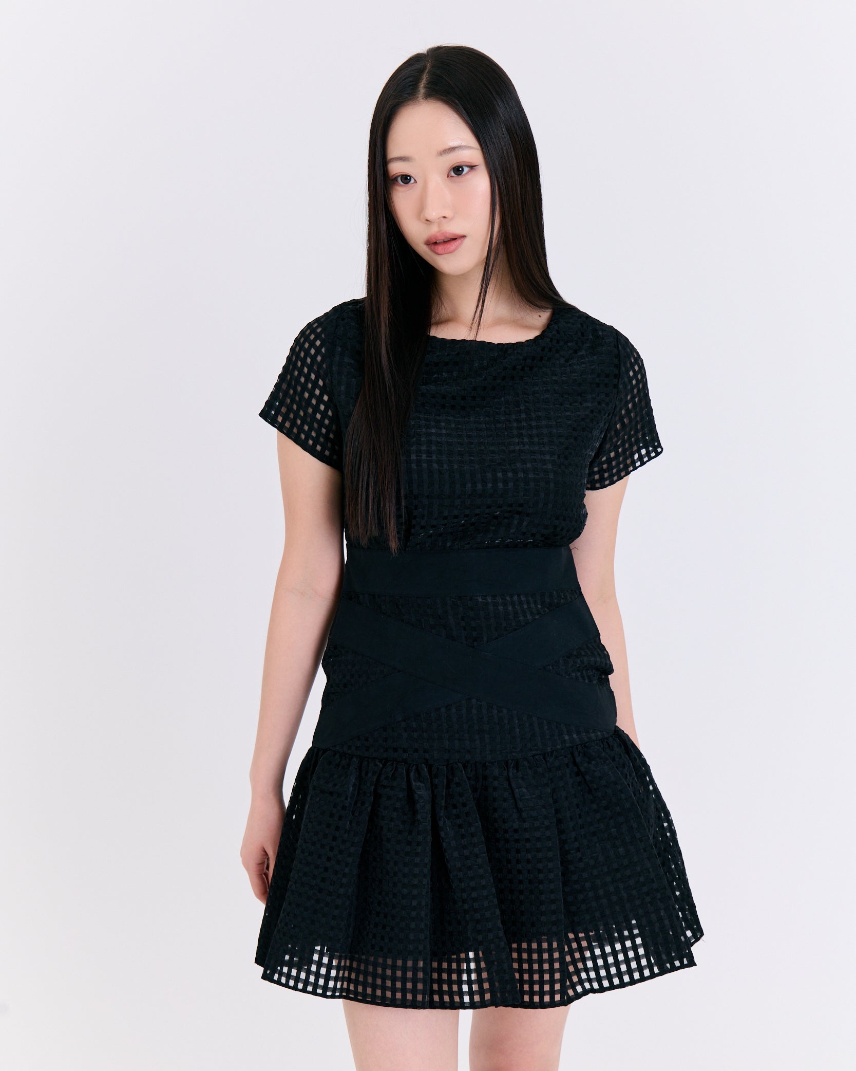 Black Mesh Texture Tiered Mini Dress (Black)